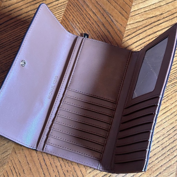 Michael Kors jetset travel large trifold wallet - Picture 3 of 5